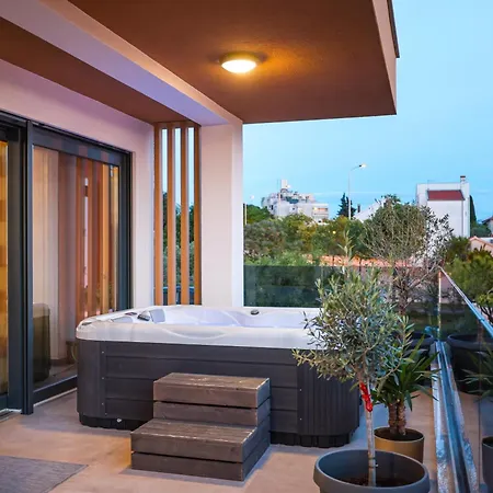 Luma Luxury With Jacuzzi