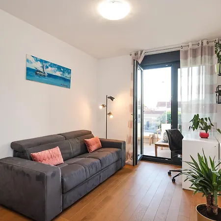 Luma Luxury With Jacuzzi 扎达尔