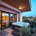 דירה Luma Luxury With Jacuzzi
