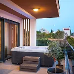 Luma Luxury With Jacuzzi