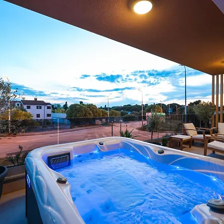 דירה Luma Luxury With Jacuzzi