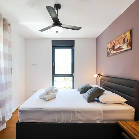 Luma Luxury With Jacuzzi Apartman