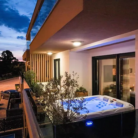 Luma Luxury With Jacuzzi Zadar